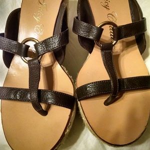 Adorable Juicy Catoure wedge dress shoes size 5.5